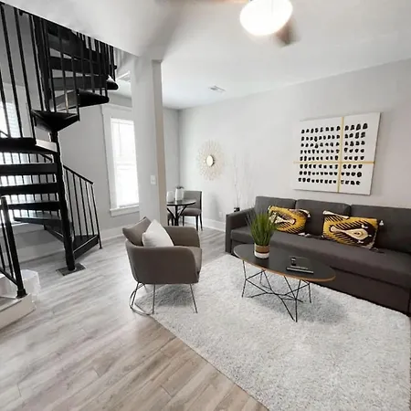 Full Building Huge Downtown Retreat Walkable To Everything